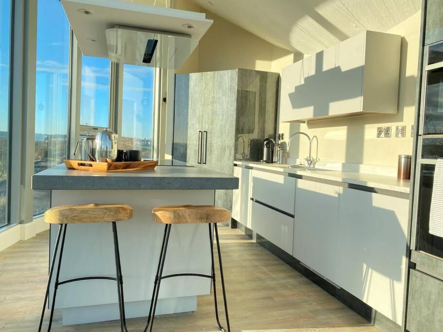 Luxury Converted Water Tower In Flockton Villa Emley Esterno foto